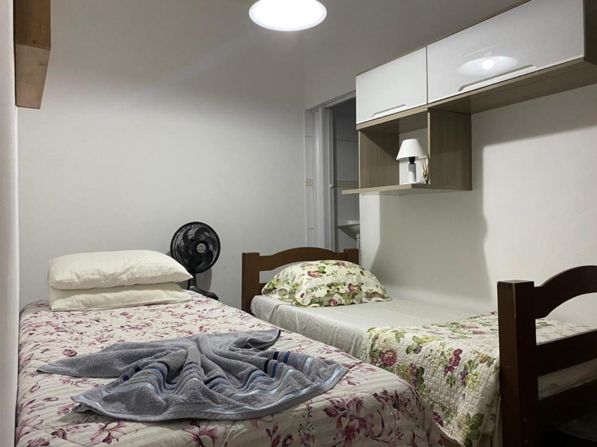 Hostel Gru Economico Com Quartos Individuais E Translado Гуарульюс Екстер'єр фото