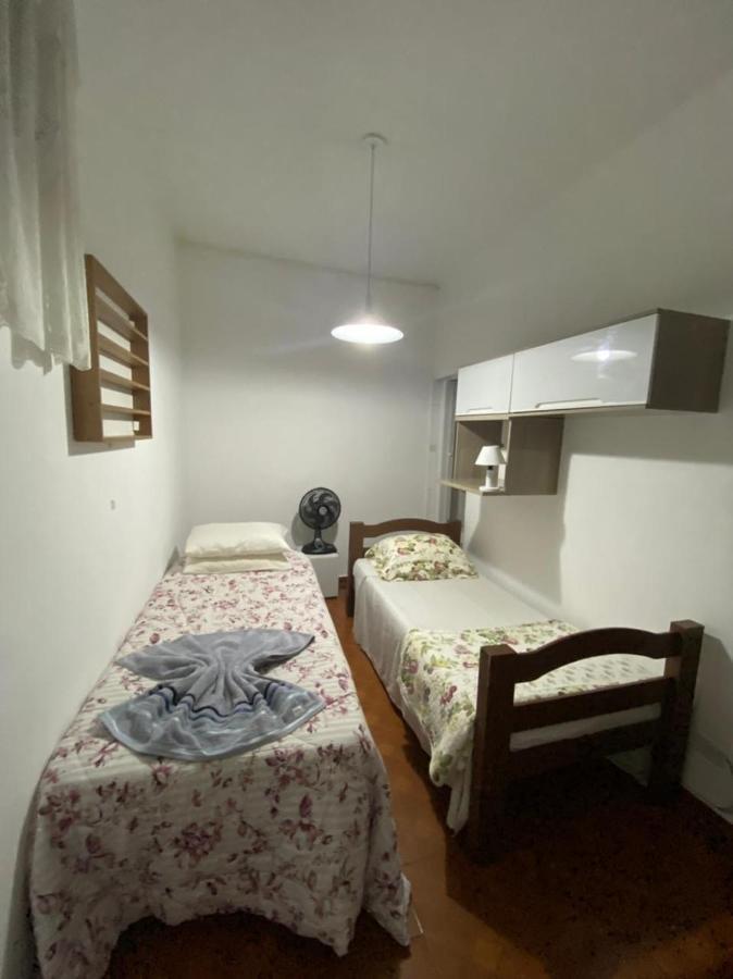 Hostel Gru Economico Com Quartos Individuais E Translado Гуарульюс Екстер'єр фото
