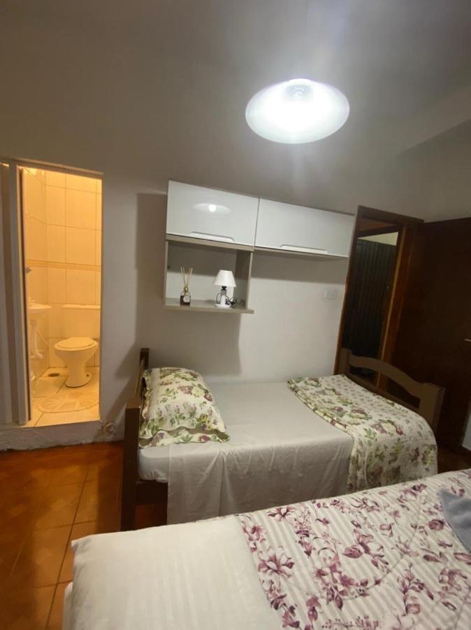 Hostel Gru Economico Com Quartos Individuais E Translado Гуарульюс Екстер'єр фото