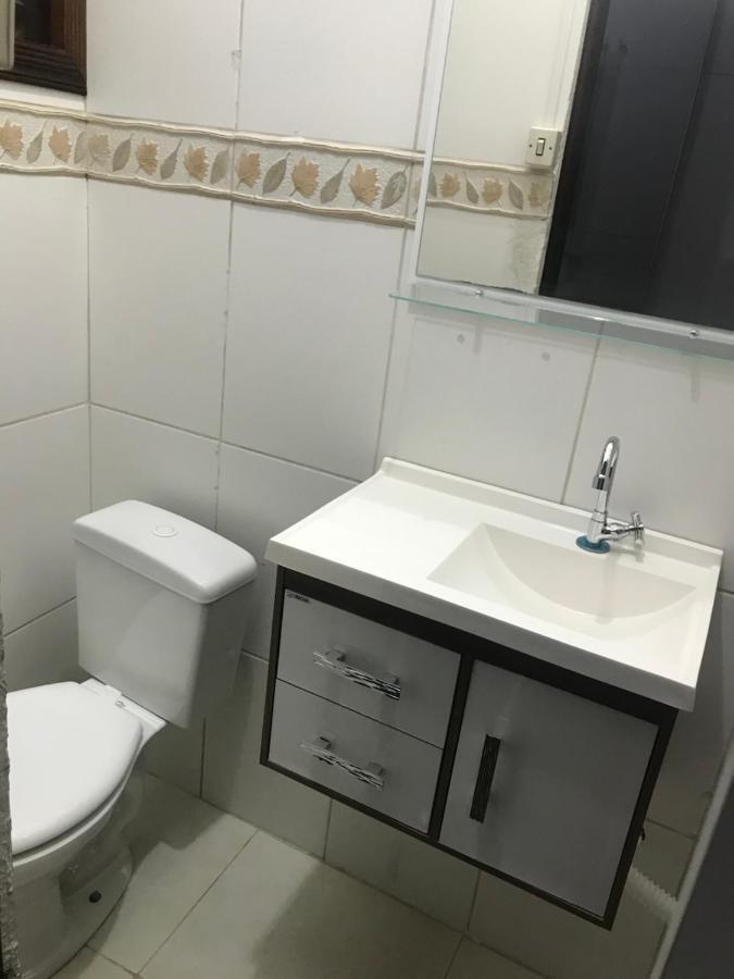 Hostel Gru Economico Com Quartos Individuais E Translado Гуарульюс Екстер'єр фото