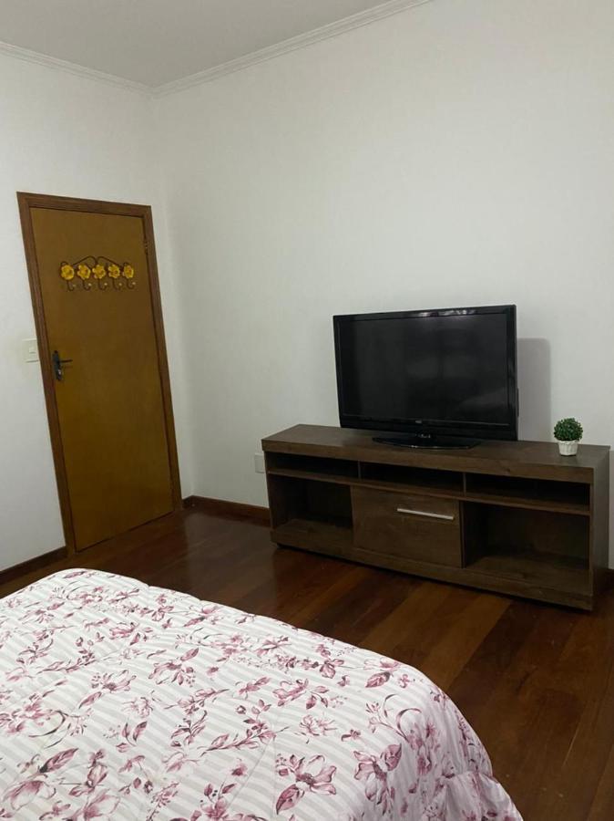 Hostel Gru Economico Com Quartos Individuais E Translado Гуарульюс Екстер'єр фото