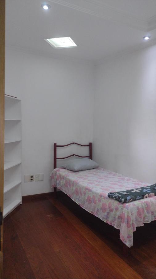 Hostel Gru Economico Com Quartos Individuais E Translado Гуарульюс Екстер'єр фото